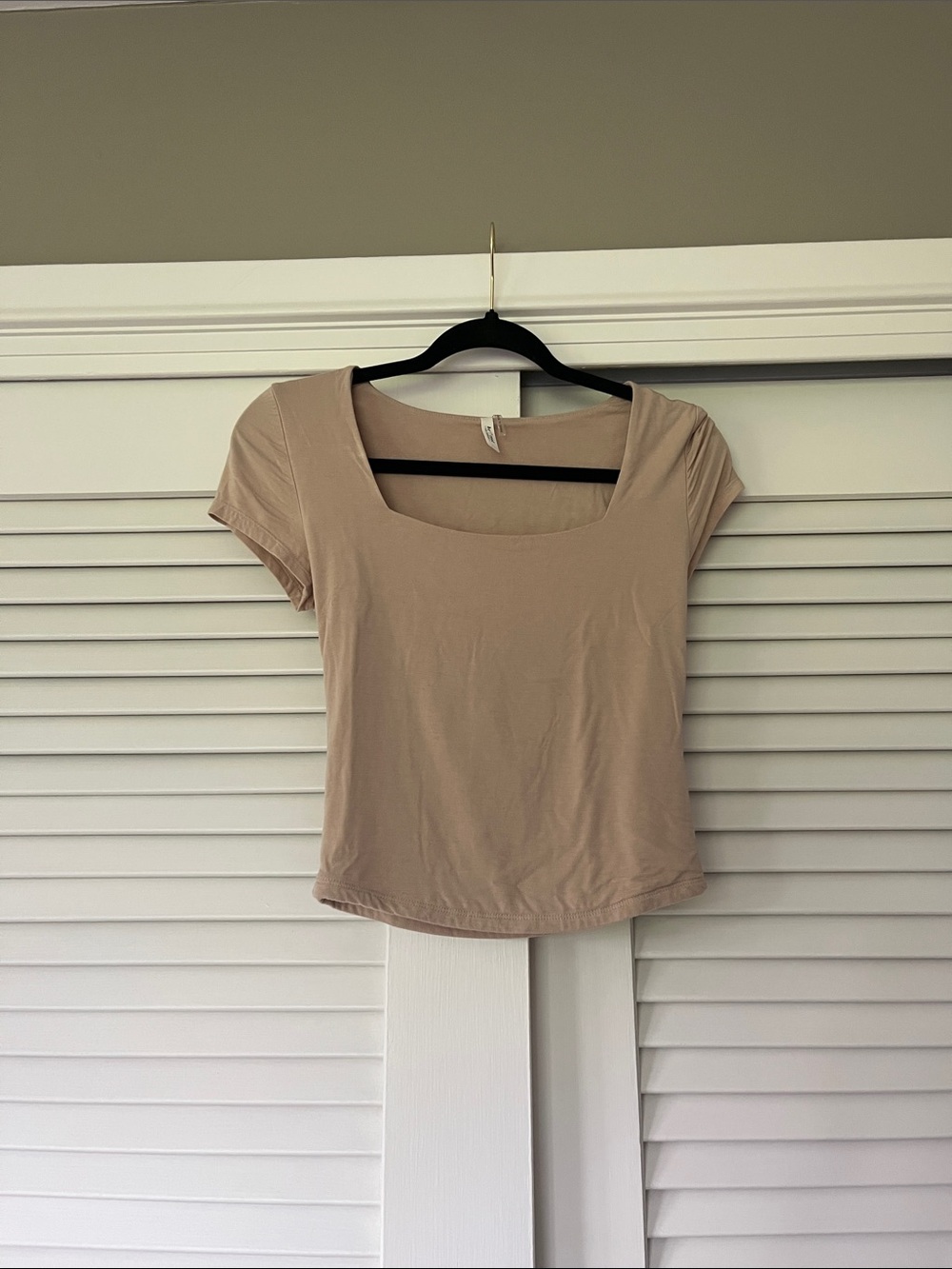 Women's Scoop Neck Short Sleeve Top in Beige